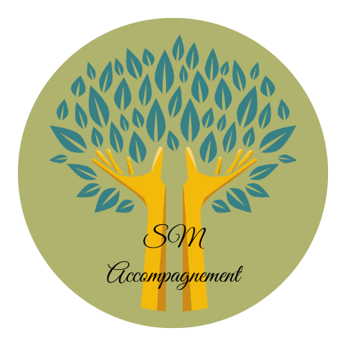 image du logo de mon entreprise symbolisant un arbre de vi soutenu par deux mains à la place du tronc avec SM Accompagnement inscrit en bas